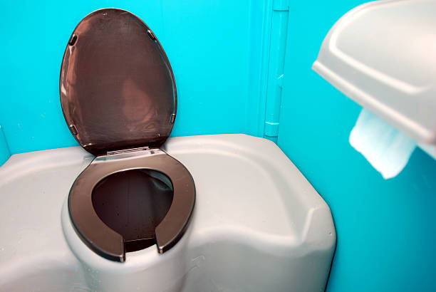 Best Portable toilet rental cost  in Edmore, MI